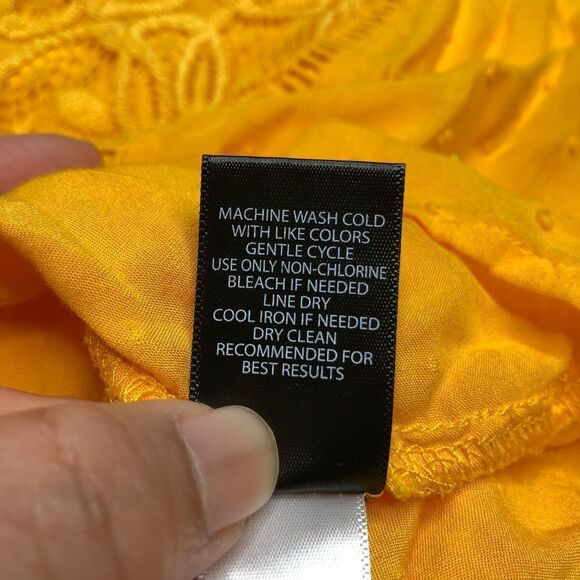 Torrid Women’s Yellow Cap Sleeve Swiss Dot Crochet Inset Tie-Front Top Size 4X - Picture 13 of 13